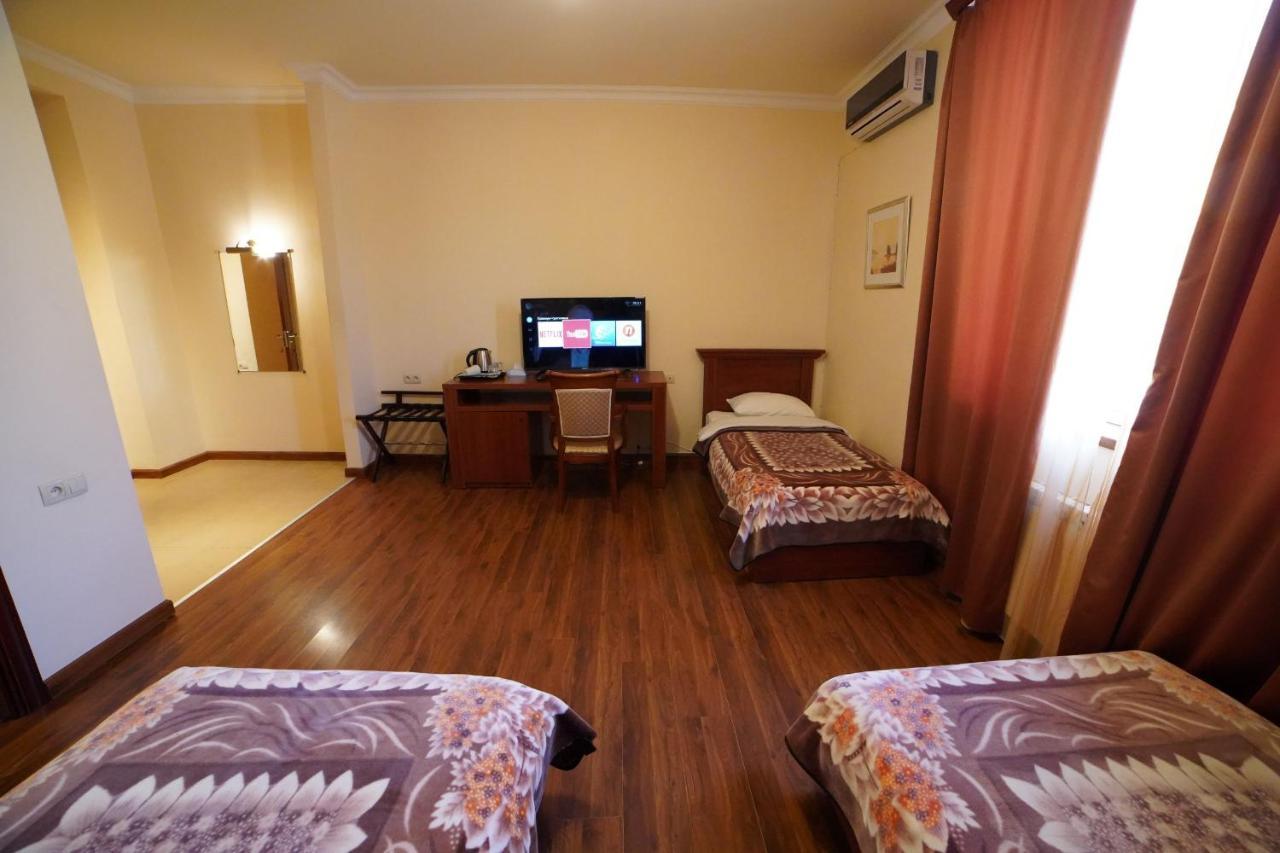 Syunik Hotel Kapan Extérieur photo