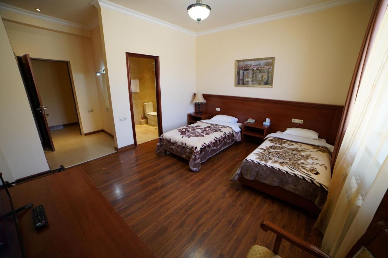 Syunik Hotel Kapan Extérieur photo