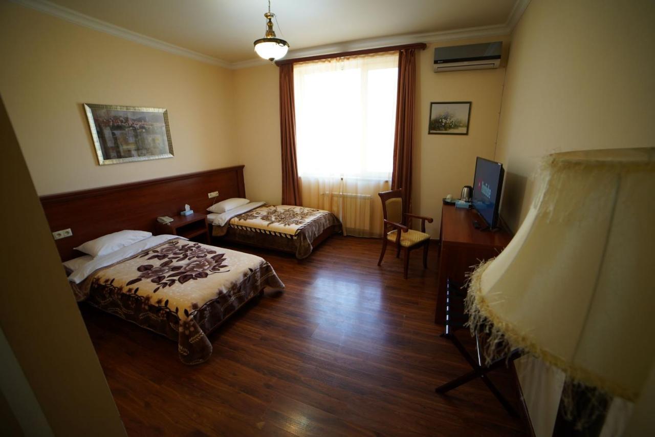 Syunik Hotel Kapan Extérieur photo