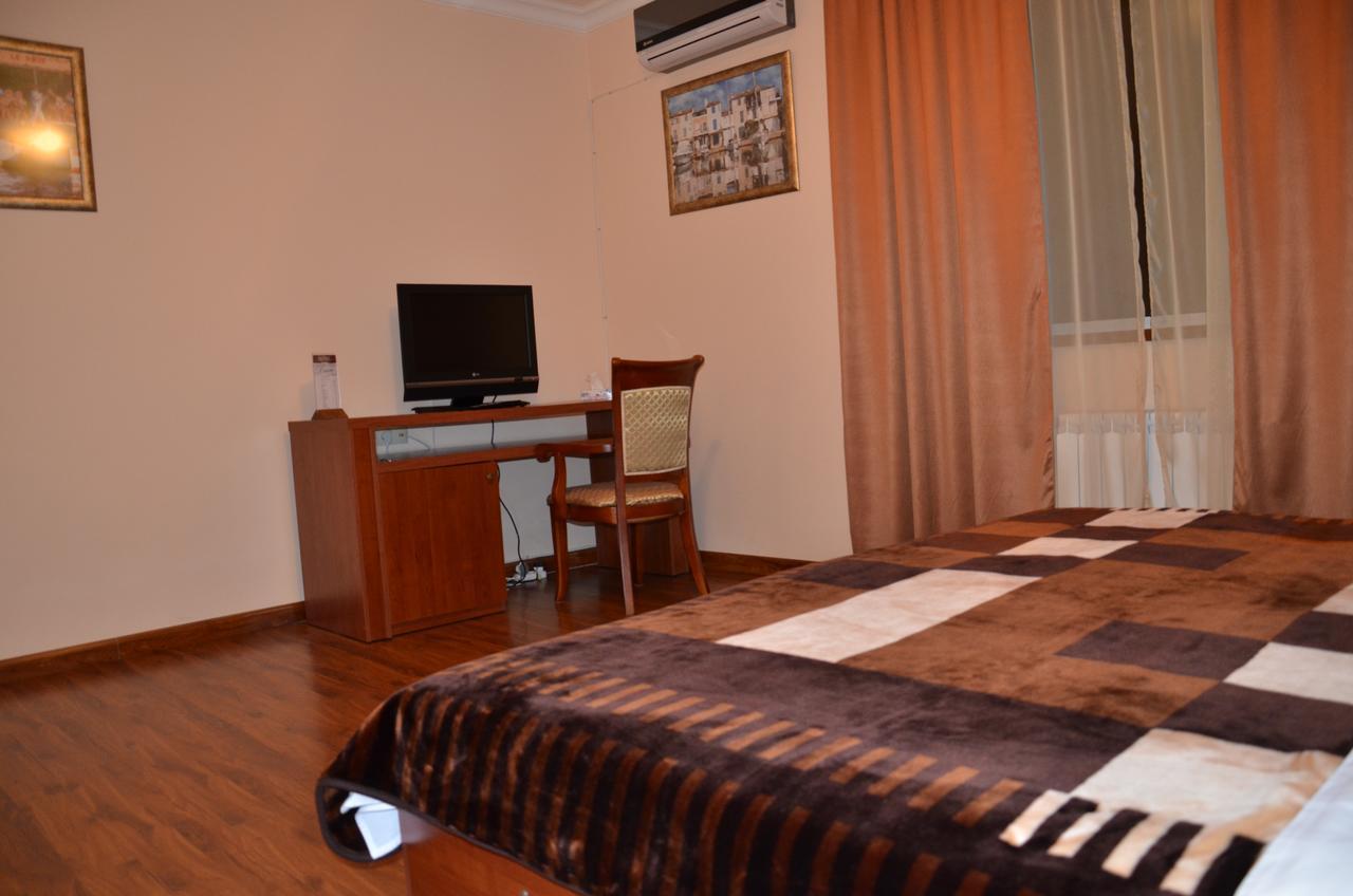 Syunik Hotel Kapan Extérieur photo